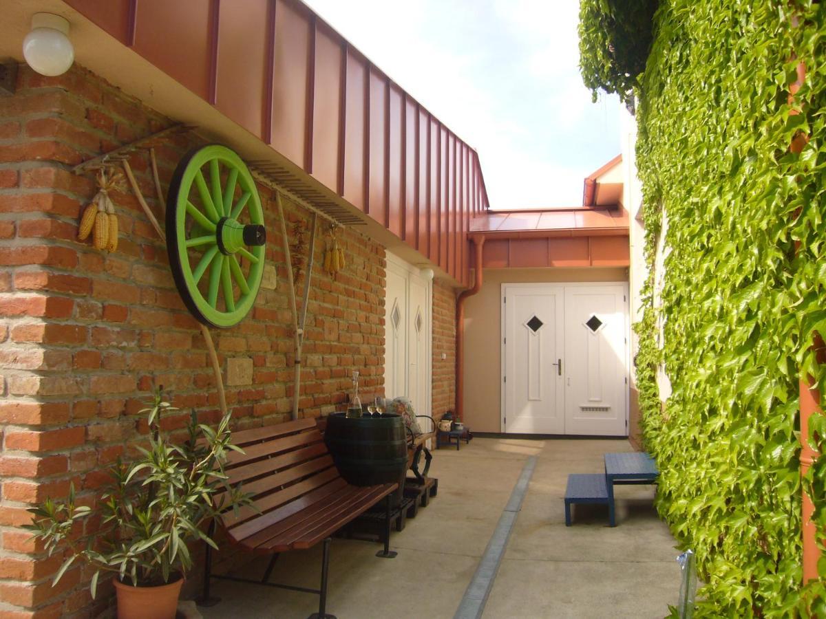 Vinny Dom - Rumcajz - Borhaz Obid Exterior photo